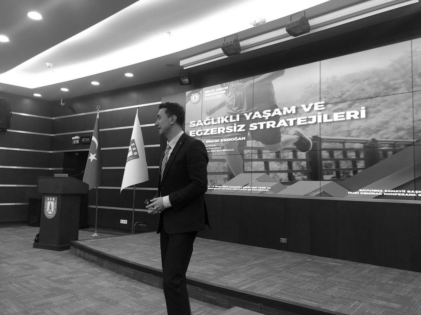 Prof. Dr. Murat Erdoğan, Savunma Sanayii Başkanlığı'nda Sağlıklı Yaşam ve Egzersiz Stratejileri seminerini veriyor